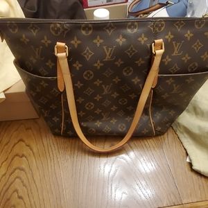 Louis Vuitton Mono Totally MM